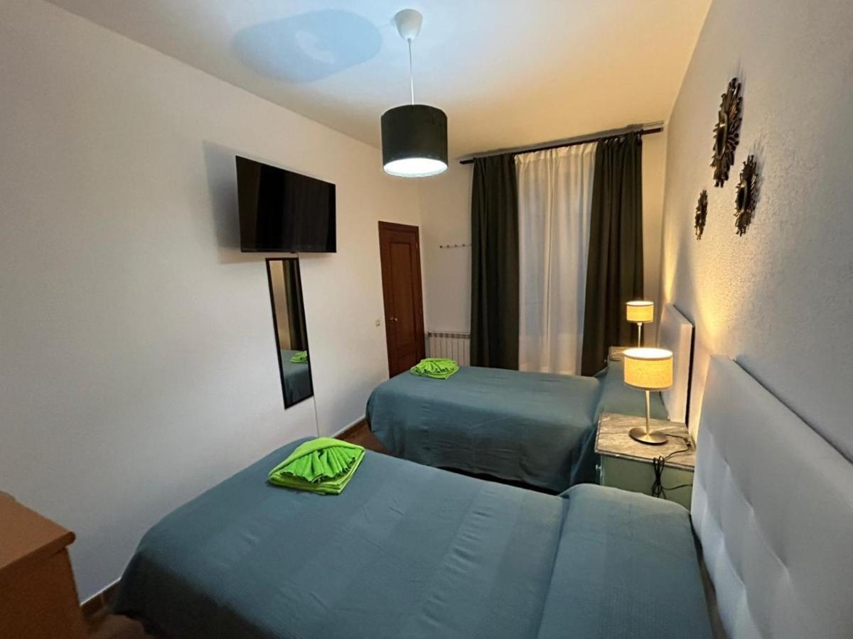 Habitaciones Figueroa Madrid Ngoại thất bức ảnh